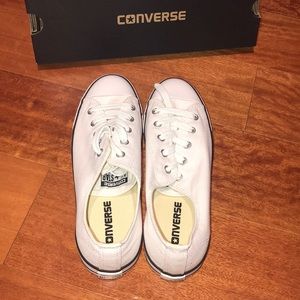NEW NEVER WORN CONVERSE